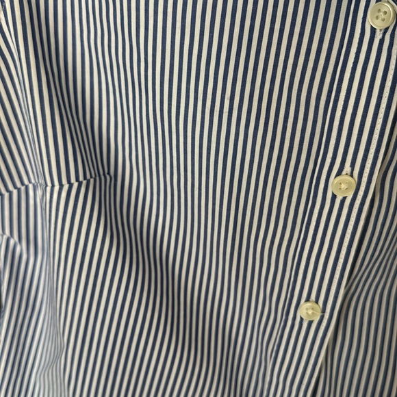 Banana Republic non iron pinstripe blouse petite - Picture 3 of 5